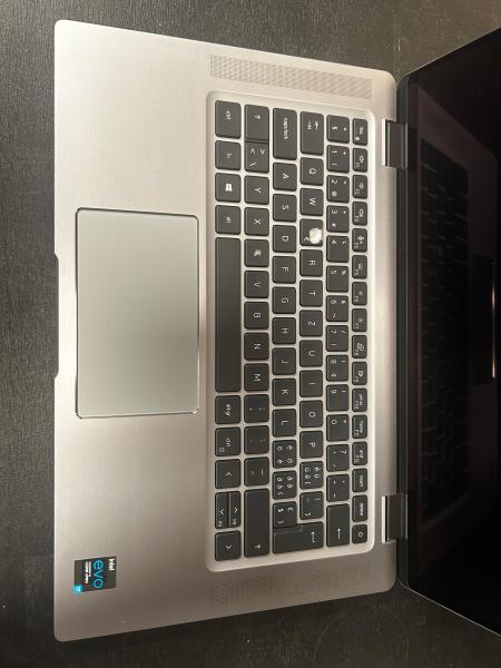 Laptop Dell Latitude 9520 Touch 2-in-1 (i7-1185G7, 32GB RAM, 512GB SSD, 15", Win 11 Pro) - gebraucht (B-Wahl)
