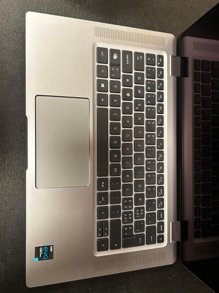 Laptop Dell Latitude 9520 Touch 2-in-1 (i7-1185G7, 32GB RAM, 512GB SSD, 15", Win 11 Pro) - gebraucht (B-Wahl)